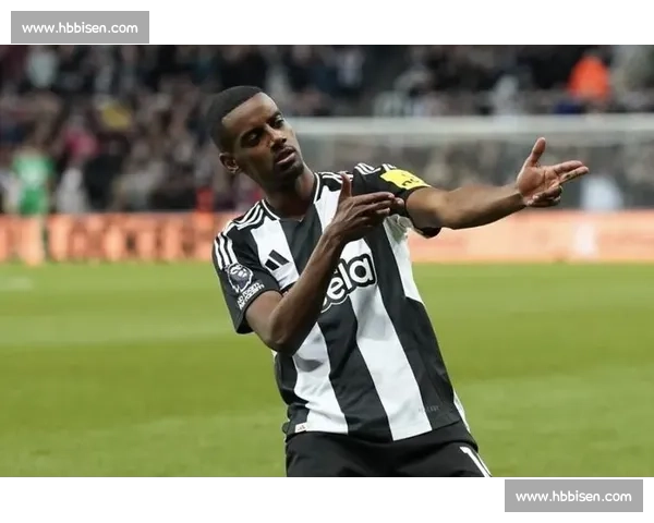 伊萨克缺席训练引连锁反应:伤病疑云与转会博弈下的纽卡困境